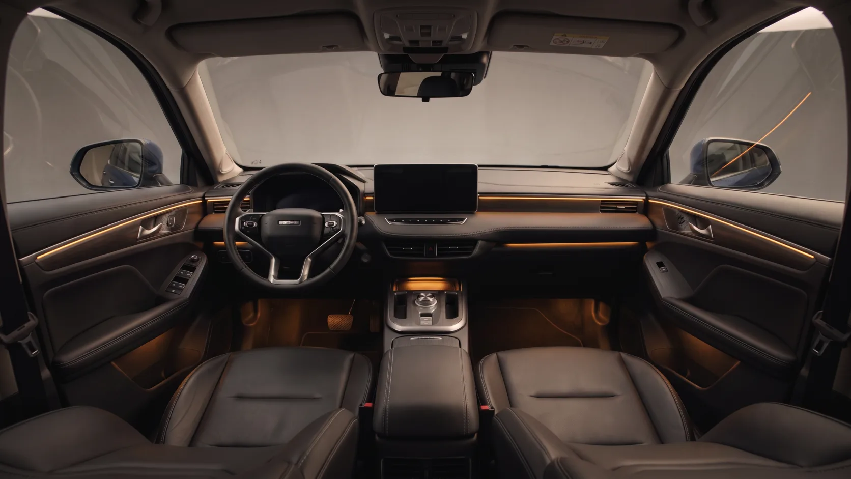 Салон HAVAL Jolion с тёплой атмосферной подсветкой
